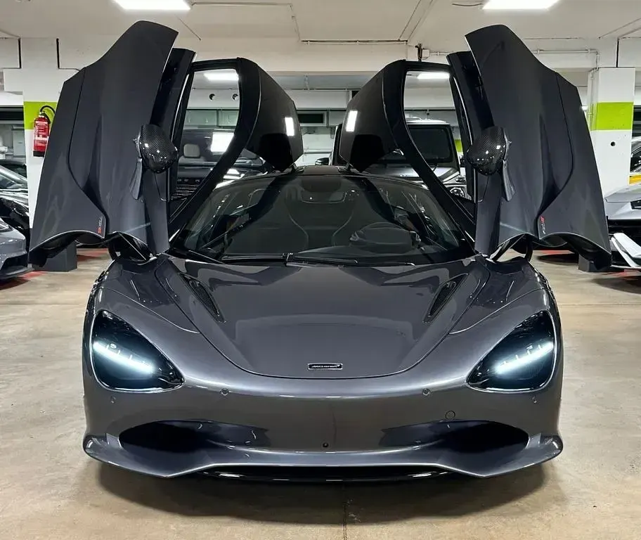 Gebraucht McLaren 750S 751 PS (552 kW) 2024 Grau Coupé