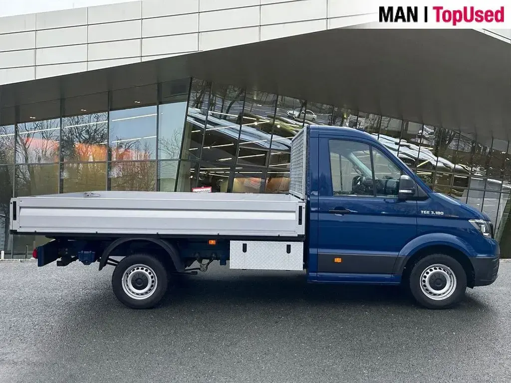 Używany MAN TGE 177 KM (130 kW) 2021 Niebieski Van