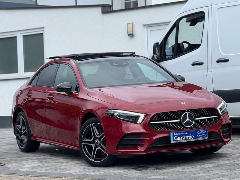 Rot Gebraucht 2021 Mercedes A250 AMG Limousine | 31.297 € (Teuer) - Bild 1/4