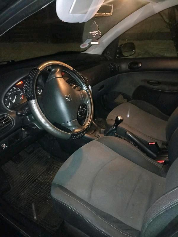 Gebraucht Peugeot 206 70 PS (51 kW) 2008 Schwarz Kleinwagen