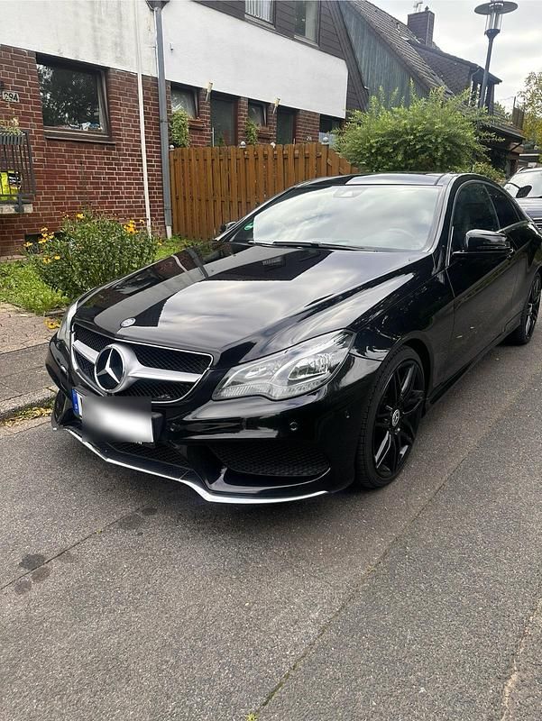 Schwarz Gebraucht 2016 Mercedes E350 AMG Coupé | 17.900 € - Bild 1/4