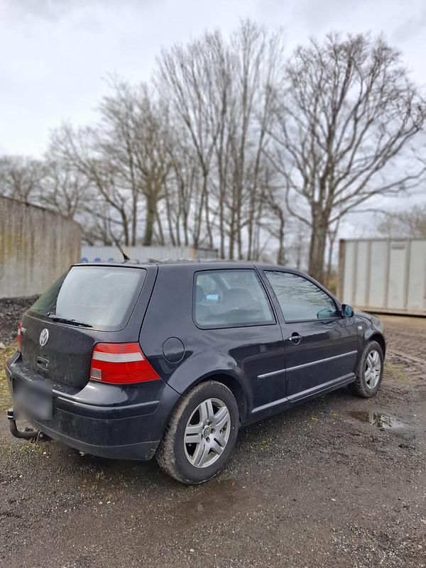 Gebraucht VW Golf IV 105 PS (77 kW) 2001 Schwarz Kleinwagen