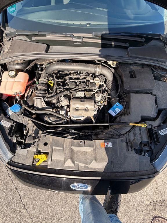 Gebraucht Ford Focus Titanium 125 PS (91 kW) 2016 Schwarz Limousine