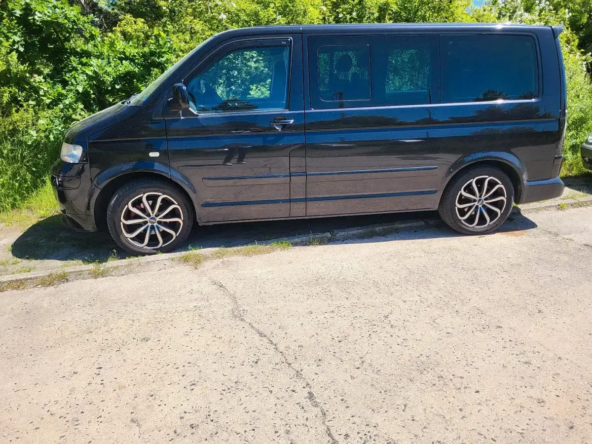 Gebraucht VW Multivan 128 PS (94 kW) 2004 Schwarz Van / Kleinbus