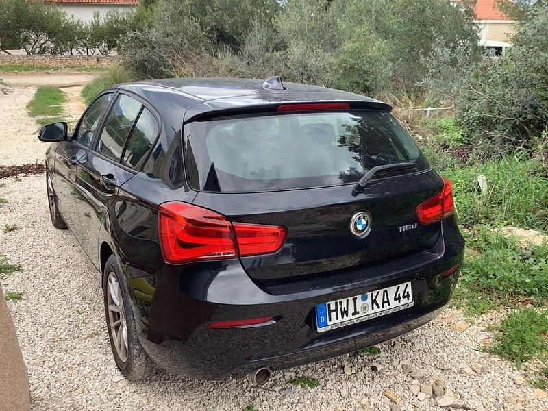 Gebraucht BMW 116 116 PS (85 kW) 2015 Schwarz Kleinwagen