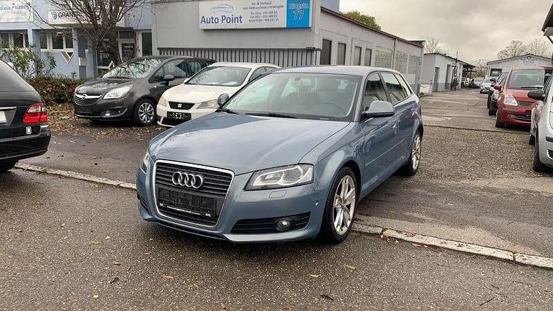 Blau Gebraucht 2010 Audi A3 Ambition Limousine | 4.300 € (Fairer Preis) - Bild 1/4