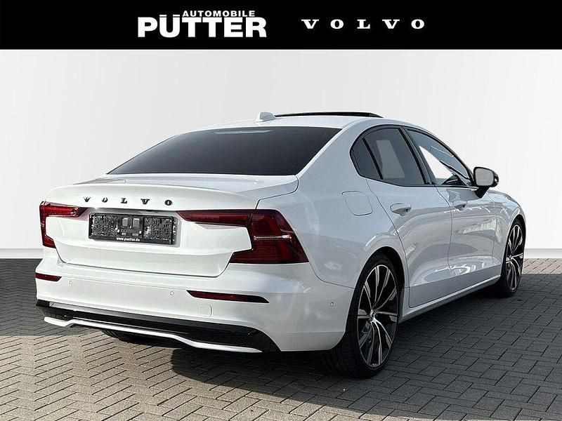 Gebraucht Volvo S60 Plus 250 PS (183 kW) 2023 Metallic (weiss Limousine