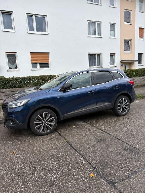 Gebraucht Renault Kadjar Bose Edition 131 PS (96 kW) 2016 Blau SUV
