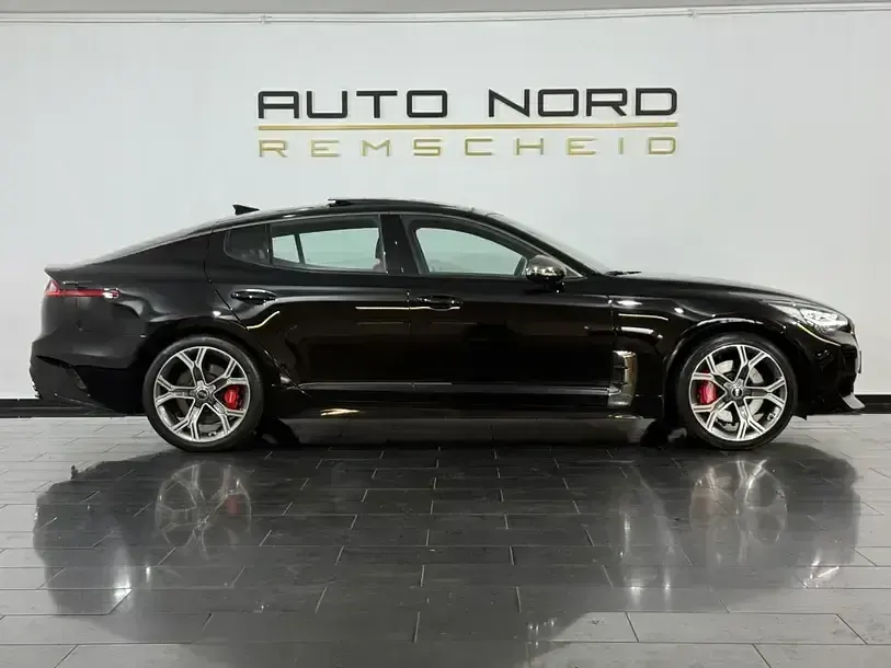 Gebraucht Kia Stinger GT 366 PS (269 kW) 2018 Schwarz Kleinwagen
