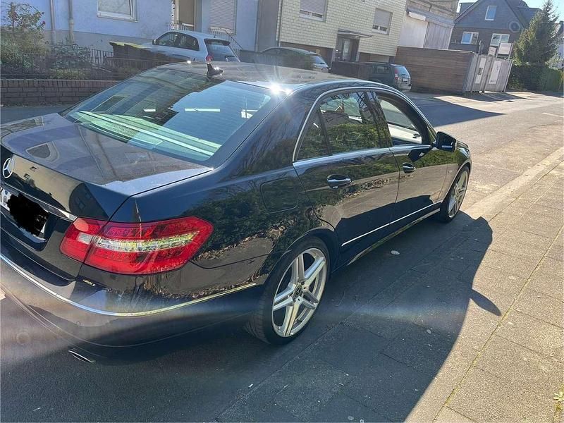 Gebraucht Mercedes E350 Avantgarde 292 PS (214 kW) 2009 Limousine
