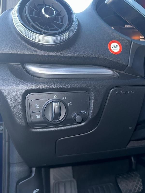 Second-hand Audi A3 Design 150 CP (110 kW) 2020 Albastru Berlinǎ