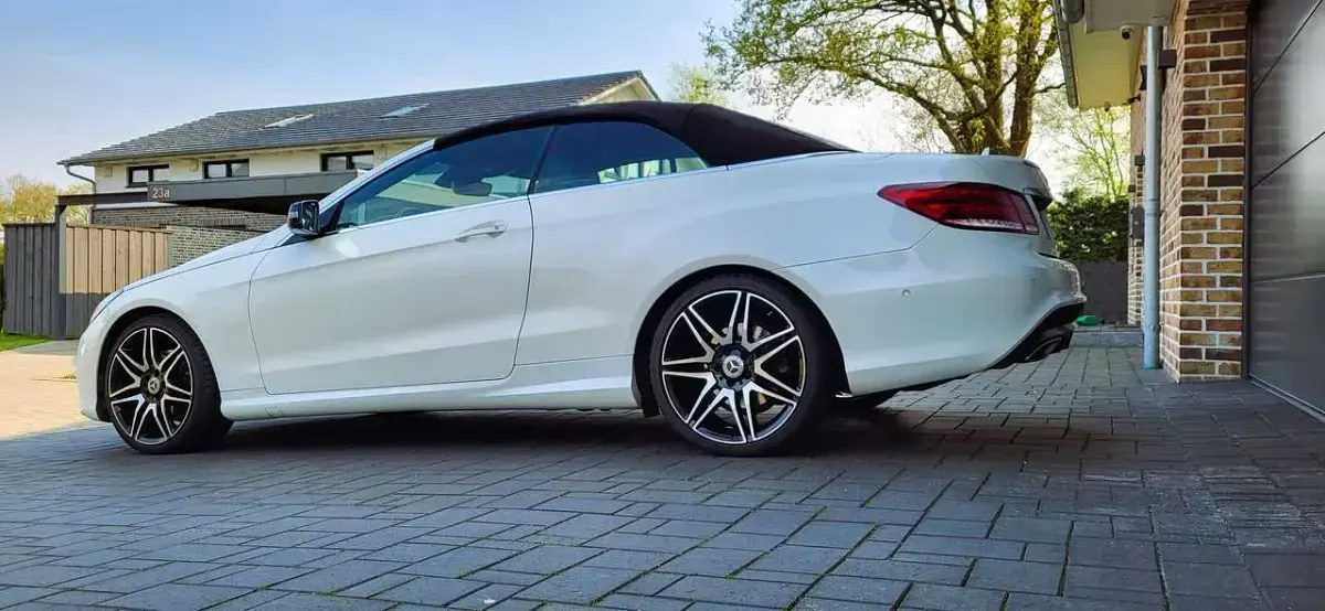 Gebraucht Mercedes E200 AMG 184 PS (135 kW) 2015 Weiß Cabrio
