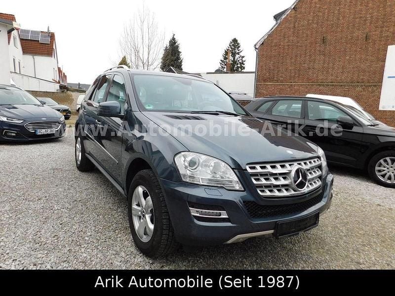 Grau Gebraucht 2010 Mercedes ML350 SUV | 13.900 € (Teuer) - Bild 1/4