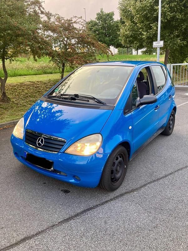 Blau Gebraucht 1998 Mercedes A140 Kleinwagen | 1.200 € (Fairer Preis) - Bild 1/4