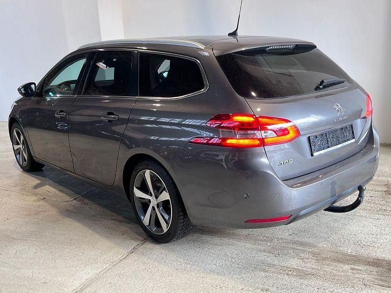 Gebraucht Peugeot 308 SW Allure 131 PS (96 kW) 2019 Grau Kombi