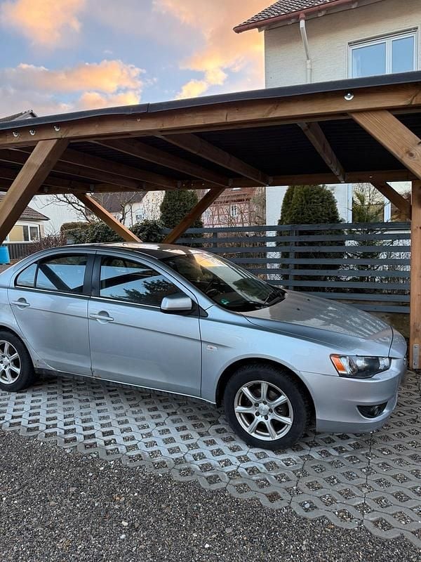 Gebraucht Mitsubishi Lancer 143 PS (105 kW) 2010 Silber Limousine