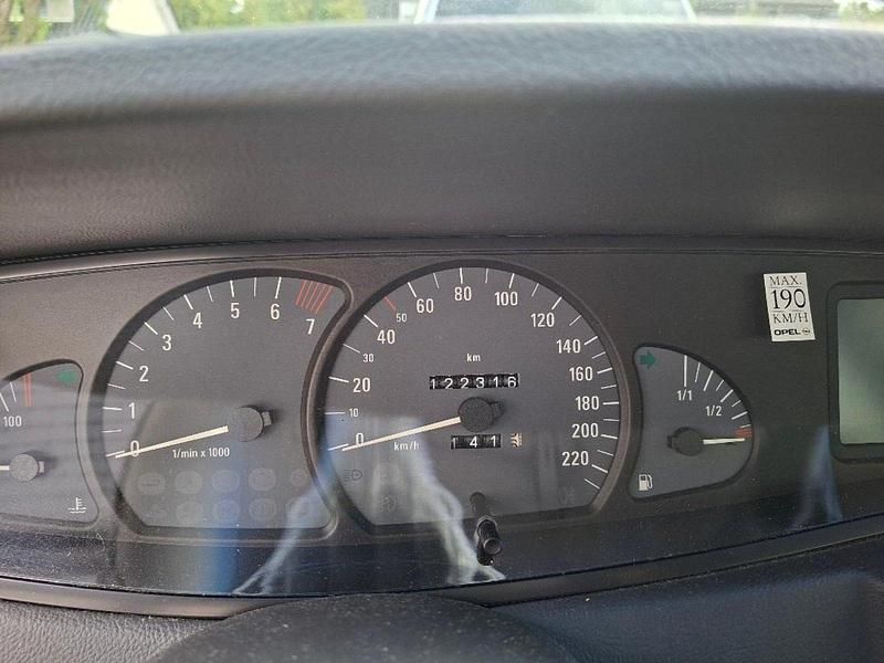Gebraucht Opel Omega 144 PS (105 kW) 2000 Silber Limousine