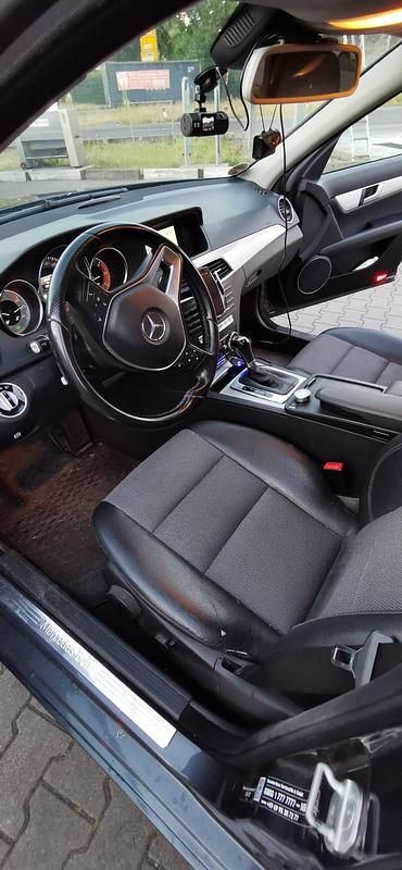 Grau Gebraucht 2012 Mercedes C220 Avantgarde Kombi | 11.500 € (Etwas zu teuer) - Bild 1/4
