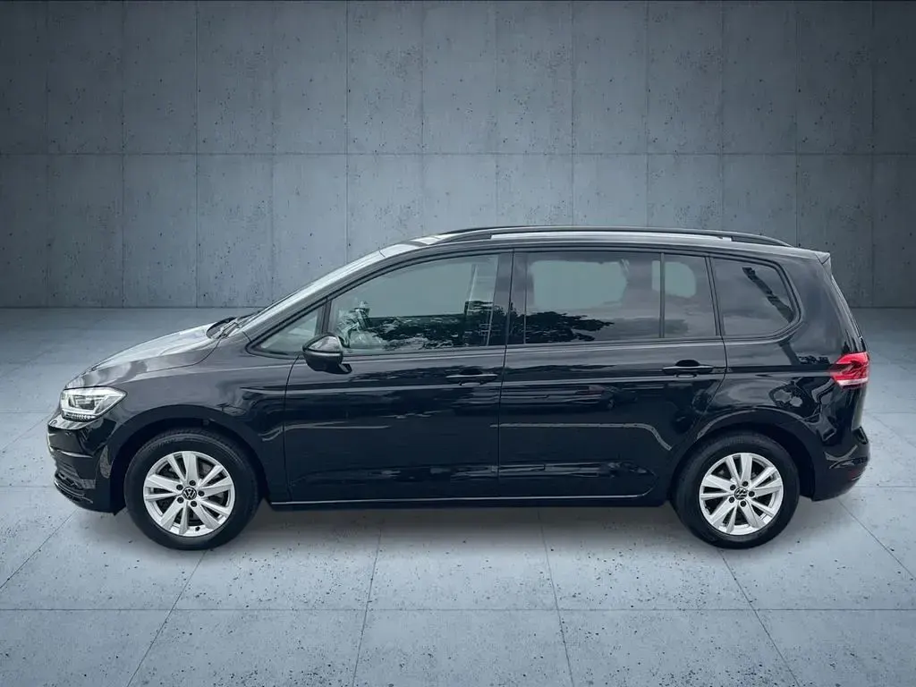 Gebraucht VW Touran Comfortline 150 PS (110 kW) 2022 Schwarz Van / Kleinbus
