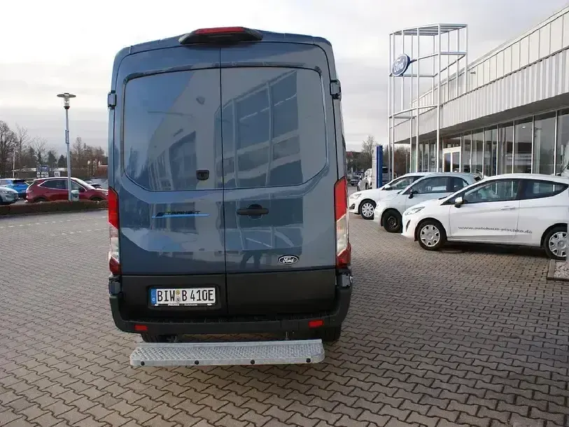 Gebraucht Ford Transit Trend 135 kW (184 PS) 2025 Chromablau metallic Van / Kleinbus
