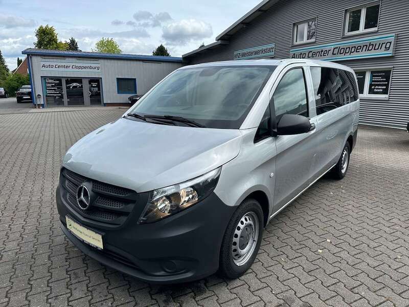 Brillantsilber metallic Gebraucht 2017 Mercedes Vito Van / Kleinbus | 11.900 € - Bild 1/4