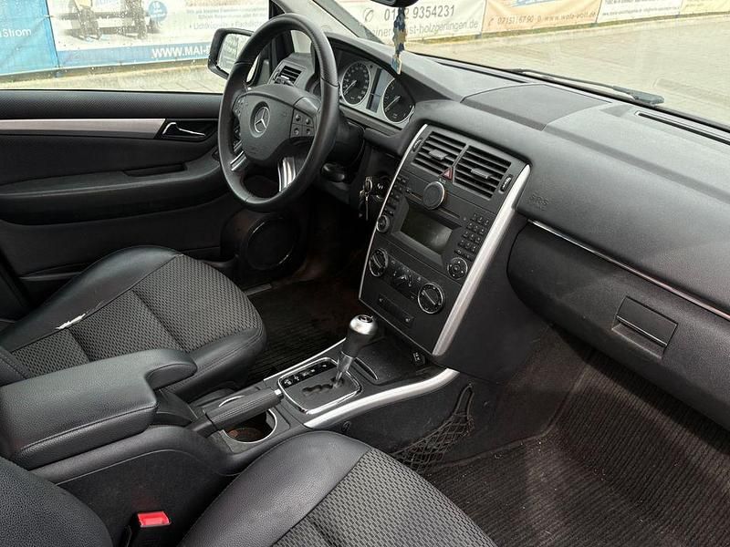 Gebraucht Mercedes B200 136 PS (100 kW) 2011 Schwarz Van / Kleinbus