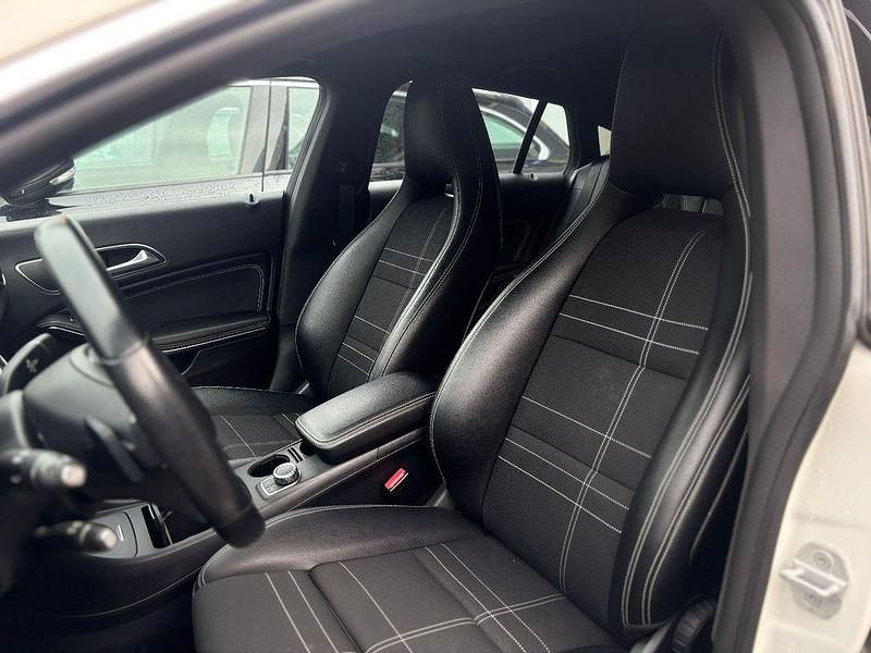 Gebraucht Mercedes CLA180 122 PS (89 kW) 2015 Weiß Limousine
