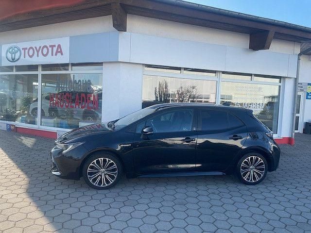 Gebraucht Toyota Corolla Hybrid Team 122 PS (89 kW) 2021 Schwarz Limousine