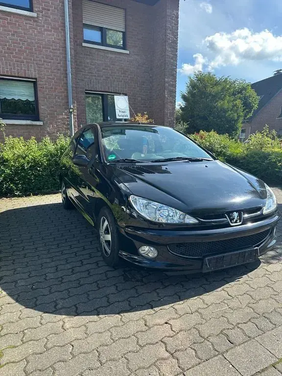 Gebraucht Peugeot 206 75 PS (55 kW) 2008 Schwarz Limousine