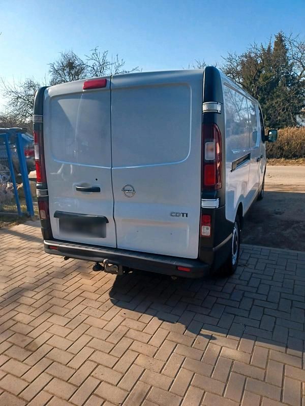 Gebraucht Opel Vivaro 116 PS (85 kW) 2016 Weiß Van / Kleinbus