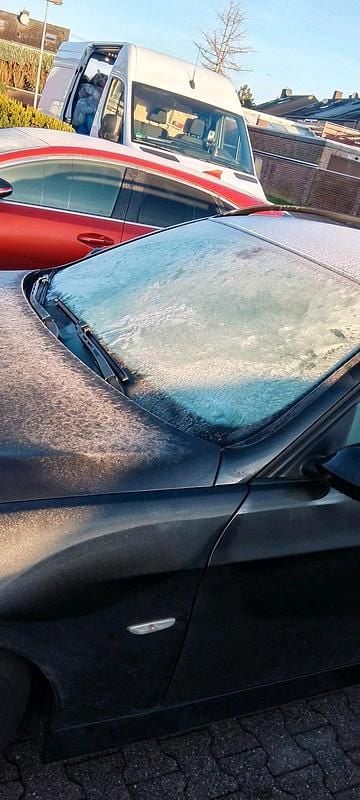 Gebraucht BMW 318 129 PS (94 kW) 2007 Schwarz Kombi