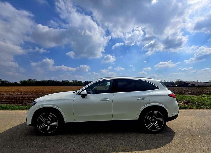 Gebraucht Mercedes GLC220 Advanced 197 PS (144 kW) 2023 Weiß SUV