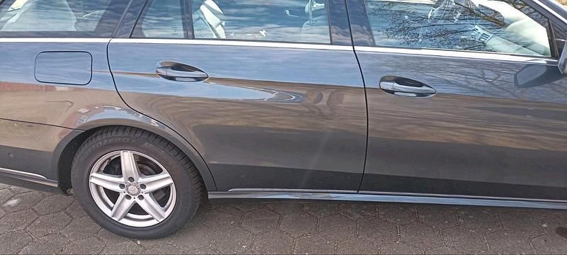 Gebraucht Mercedes E200 184 PS (135 kW) 2014 Grau Kombi