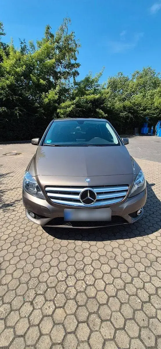 Gebraucht Mercedes B180 122 PS (89 kW) 2012 Grau Kleinwagen