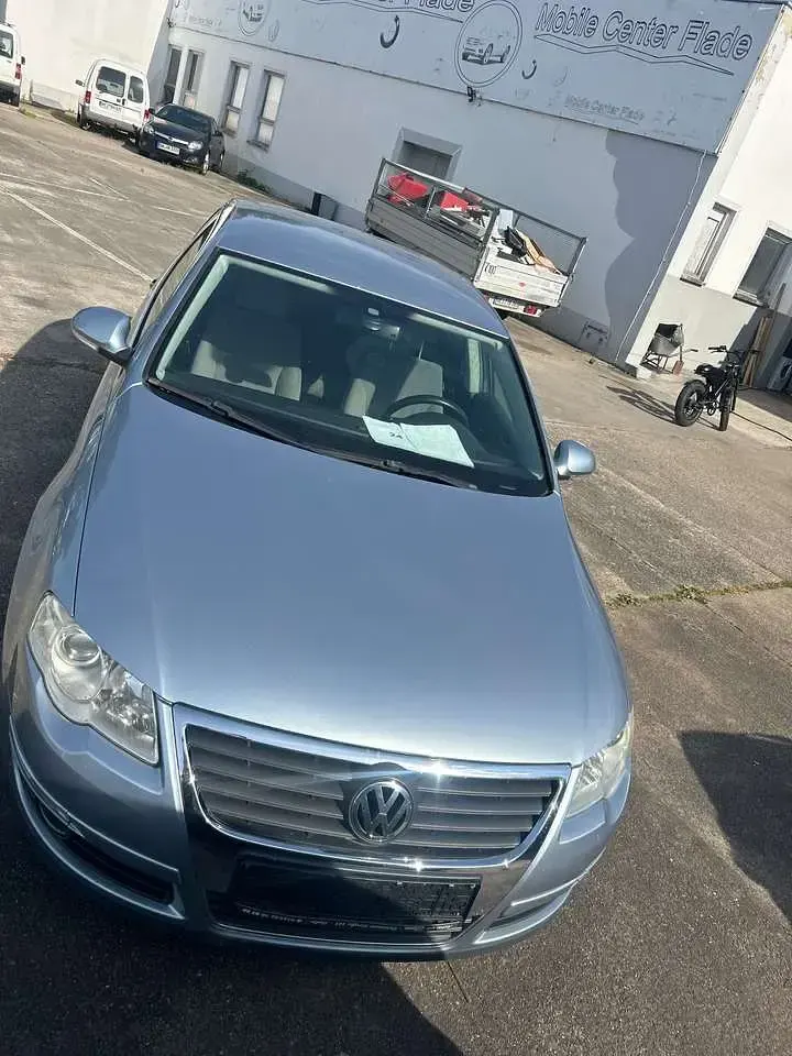 Gebraucht VW Passat Comfortline 150 PS (110 kW) 2007 Arctic blue silver metallic Limousine