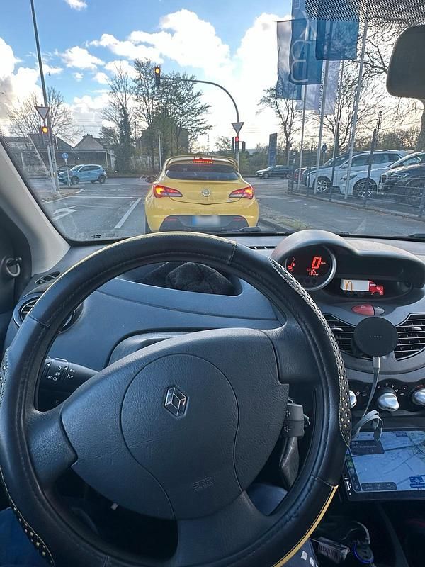 Gebraucht Renault Twingo 75 PS (55 kW) 2013 Gelb Kleinwagen