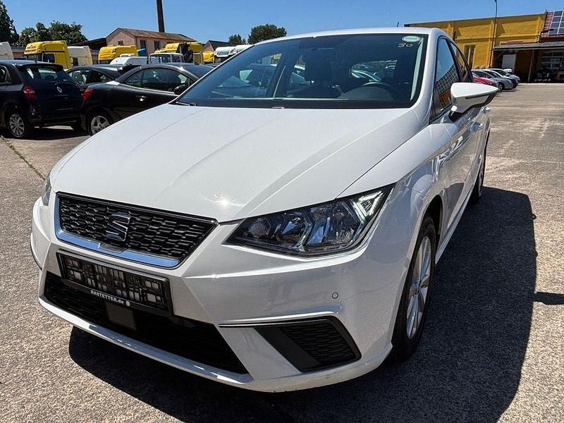 Weiß Gebraucht 2020 Seat Ibiza Style Limousine | 8.399 € (Guter Preis) - Bild 1/4