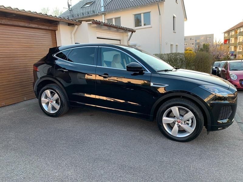 Gebraucht Jaguar E-Pace R-Dynamic 200 PS (147 kW) 2019 Schwarz SUV