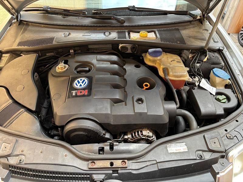 Brugt VW Passat 101 HK (74 kW) 2002 Sølv Sedan