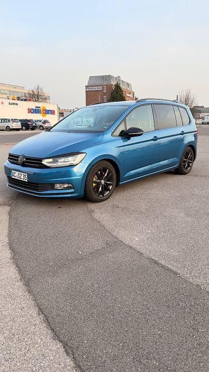 Gebraucht VW Touran Highline 150 PS (110 kW) 2016 Blau Van / Kleinbus