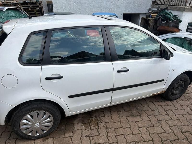 Gebraucht VW Polo Basis 75 PS (55 kW) 2004 Weiß Kleinwagen