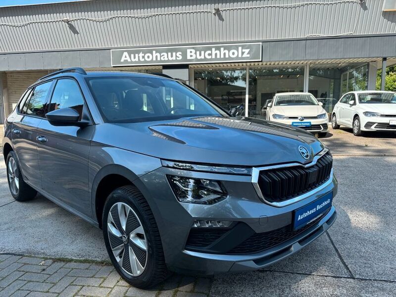 Grau Gebraucht 2024 Skoda Kamiq Selection SUV | 23.990 € (Etwas zu teuer) - Bild 1/4