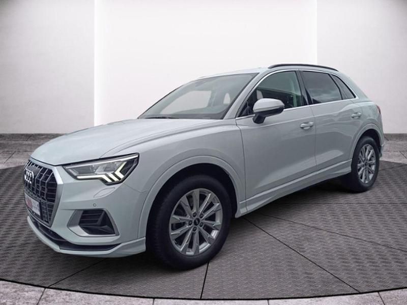 Gletscherweiß metallic (metallic) Gebraucht 2021 Audi Q3 SUV | 33.868 € (Fairer Preis) - Bild 1/4