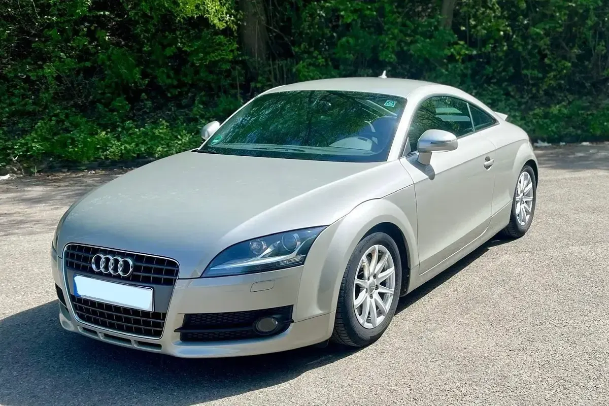 Używany Audi TT Design 160 KM (117 kW) 2009 Beżowy Coupe