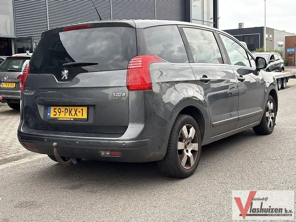 Gebraucht Peugeot 5008 156 PS (114 kW) 2011 Grau Van / Kleinbus
