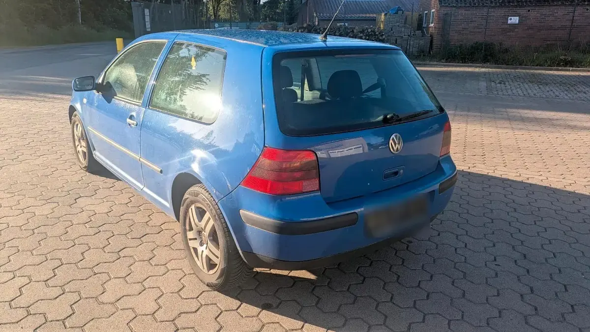 Gebraucht VW Golf IV 75 PS (55 kW) 2001 Blau Limousine