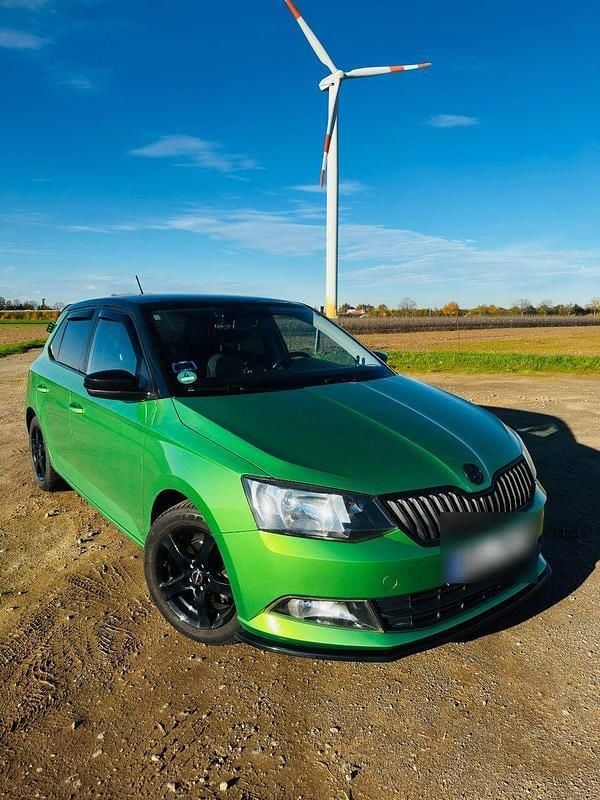 Grün Gebraucht 2017 Skoda Fabia Style Kleinwagen | 6.250 € (Superpreis) - Bild 1/4