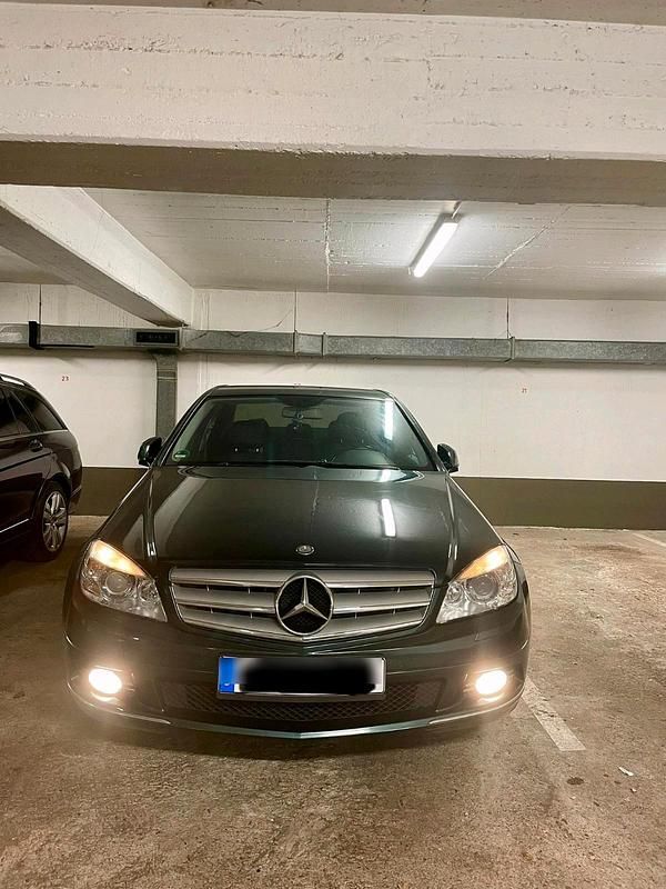 Grün Gebraucht 2008 Mercedes C230 Limousine | 5.700 € (Fairer Preis) - Bild 1/4