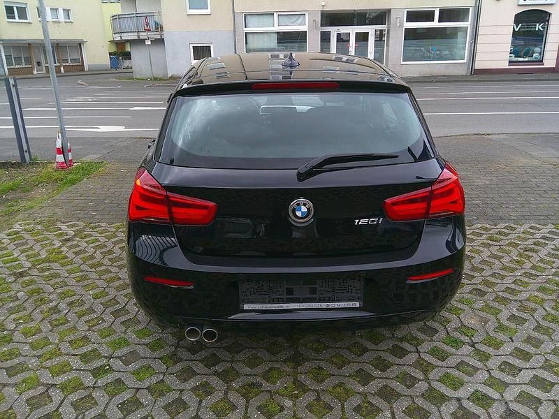 Gebraucht BMW 120 Advantage 184 PS (135 kW) 2018 Schwarz Kleinwagen