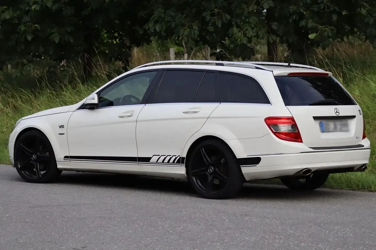 Gebraucht Mercedes C230 Avantgarde 204 PS (150 kW) 2008 Weiß Kombi